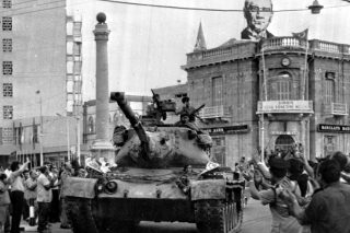 Τουρκικά τανκς στη Λευκωσία, έξω από το ξνοδοχείο Saray